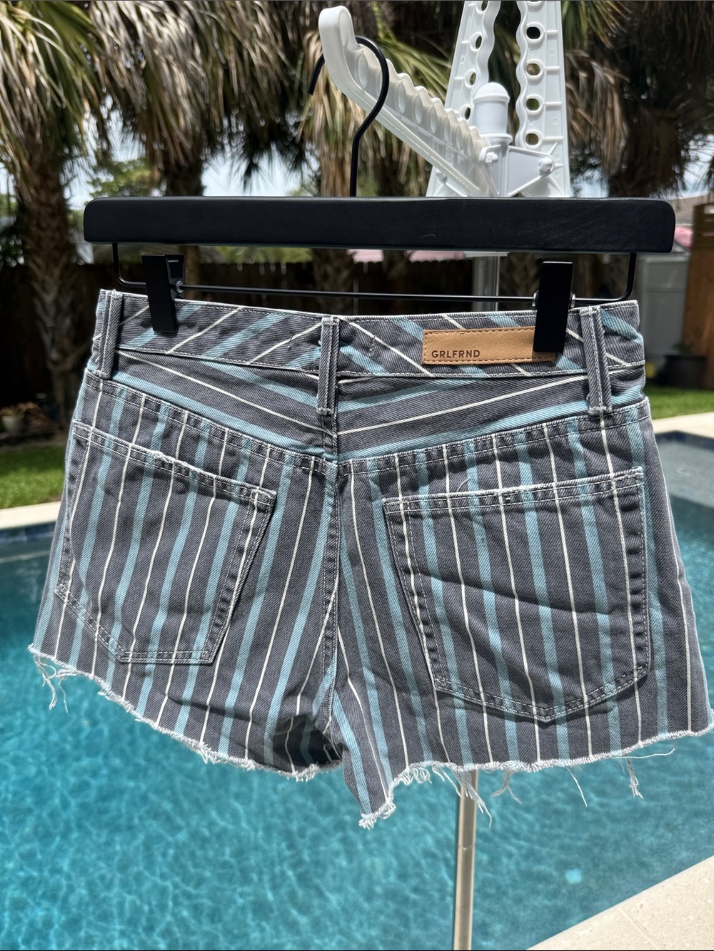 GRLFRND Cindy High Rise Shorts Taffy Stripe Blue Revolve Cut Off Size 26 - Picture 2 of 7